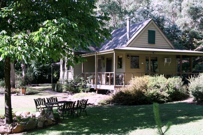 Shady Brook Cottages Harrietville Exterior photo
